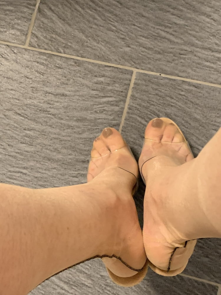 Nylonfeet iv
 #94179286