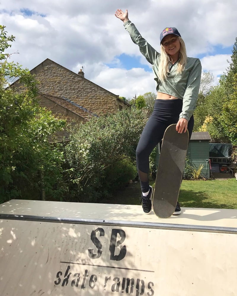 Snowboard Mädchen 2
 #97816527