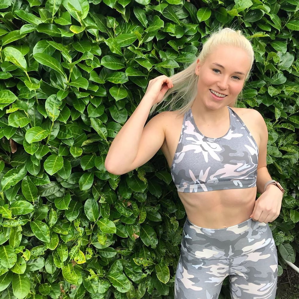 Snowboard Mädchen 2
 #97816531