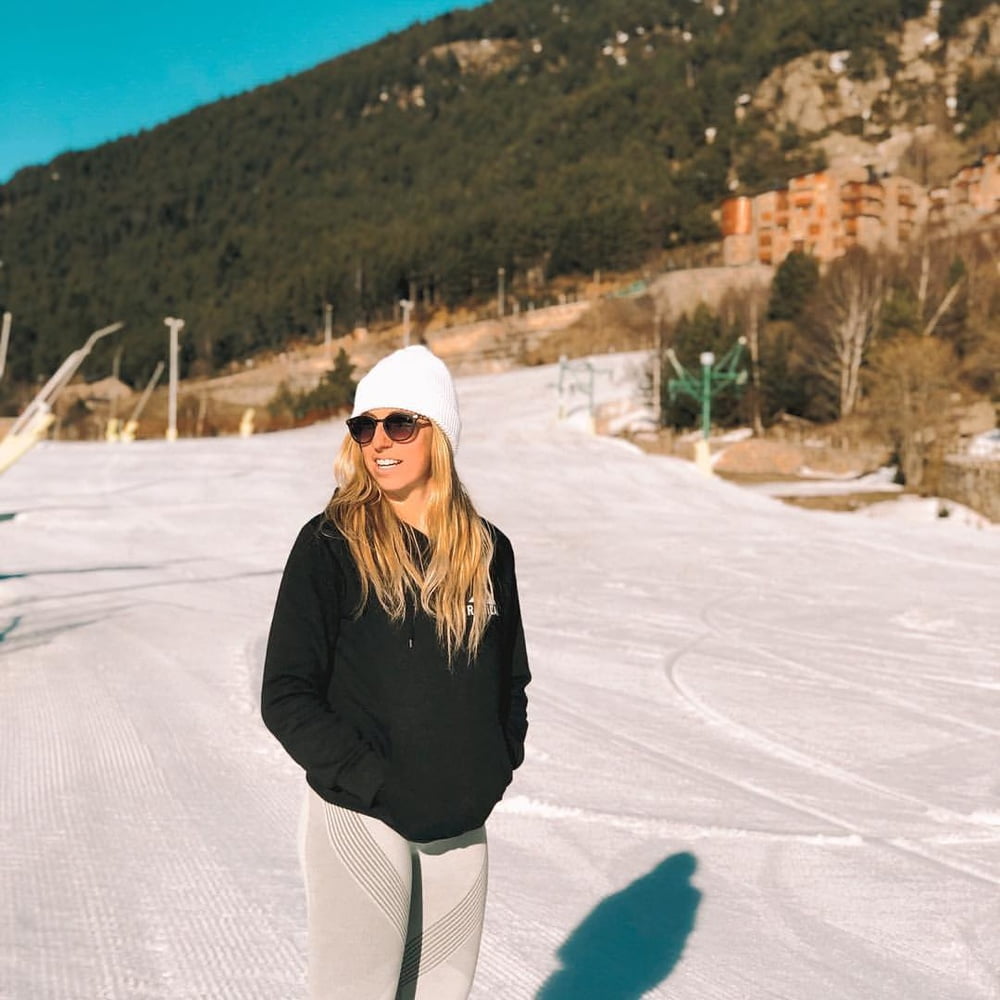 Snowboard Mädchen 2
 #97816566