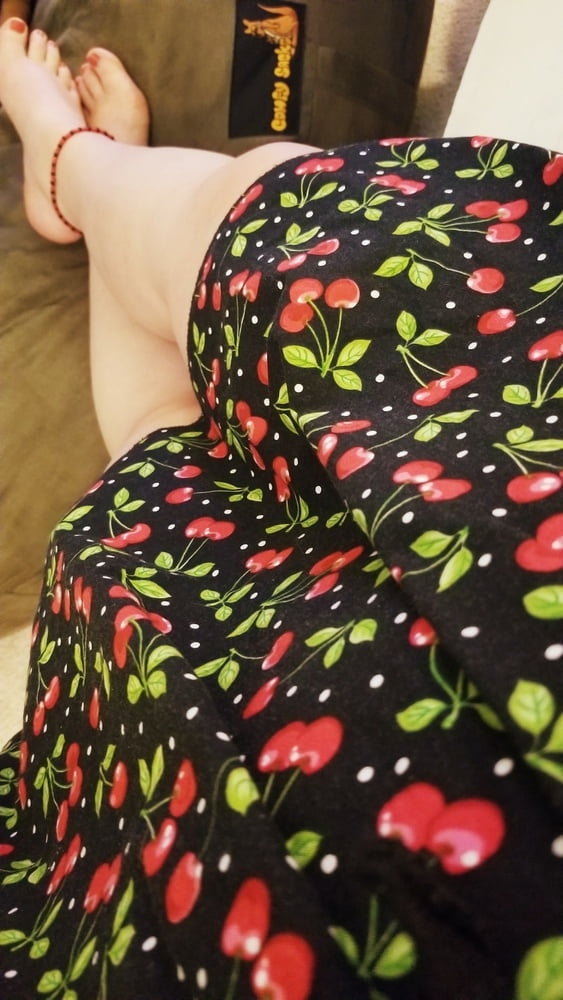 Roundup sexy Milf, Mama, Füße, Beine, große natürliche Titten
 #106594635