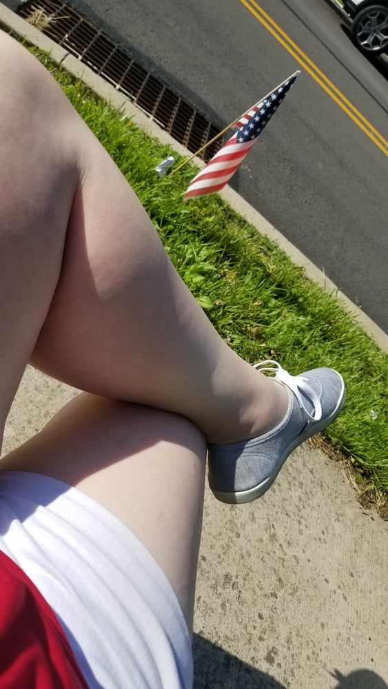 Roundup sexy Milf, Mama, Füße, Beine, große natürliche Titten
 #106594652
