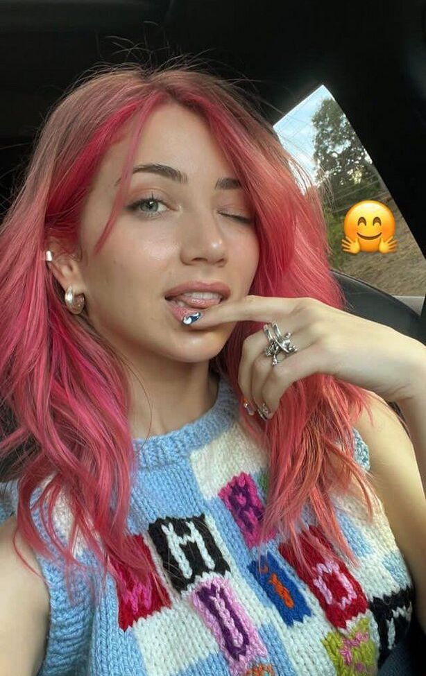 Emily Rudd nude #109330667