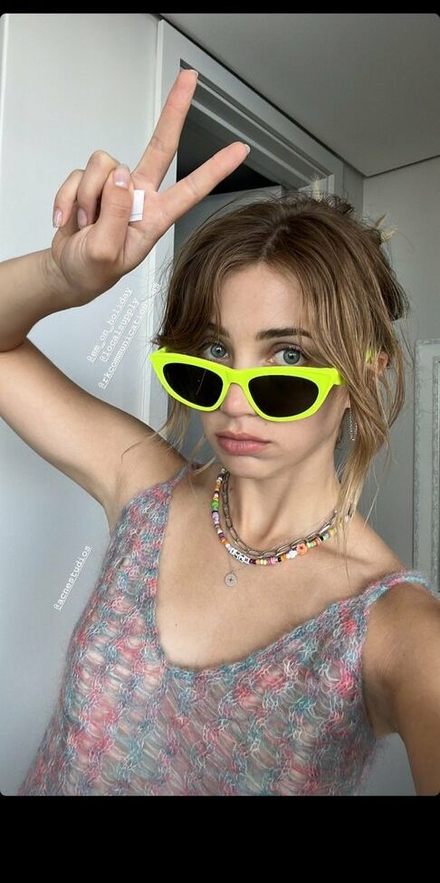 Emily Rudd nude #109330699