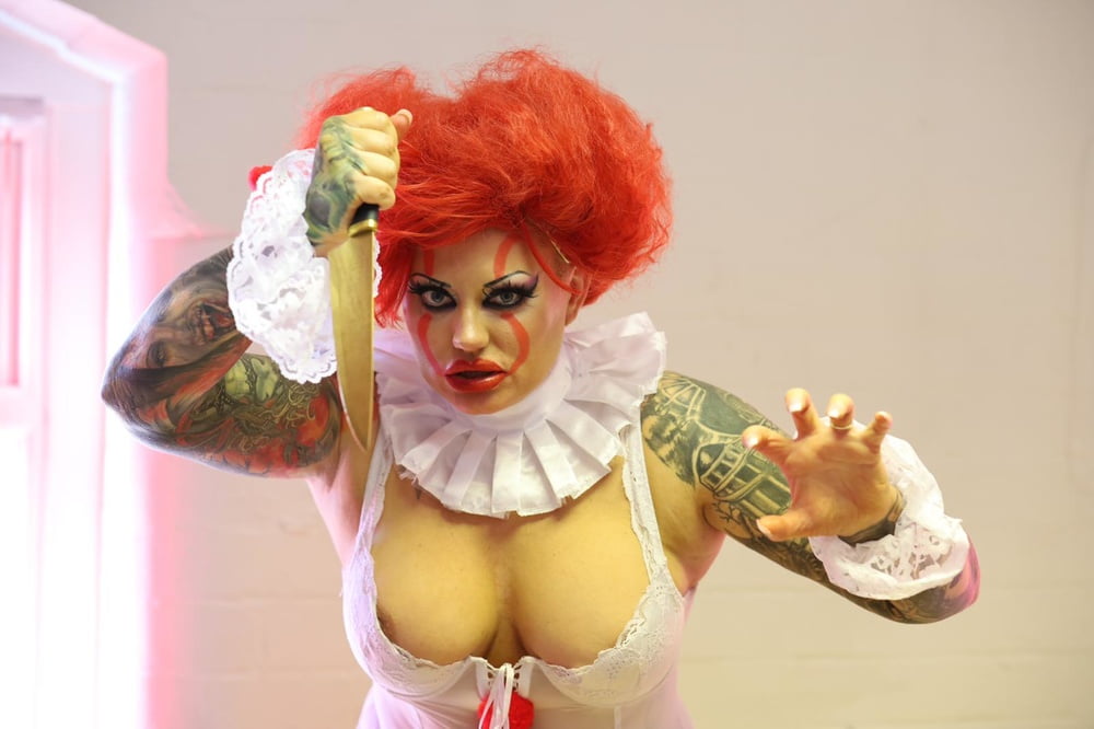 IF PENNYWISE WAS A WHORE #106648660