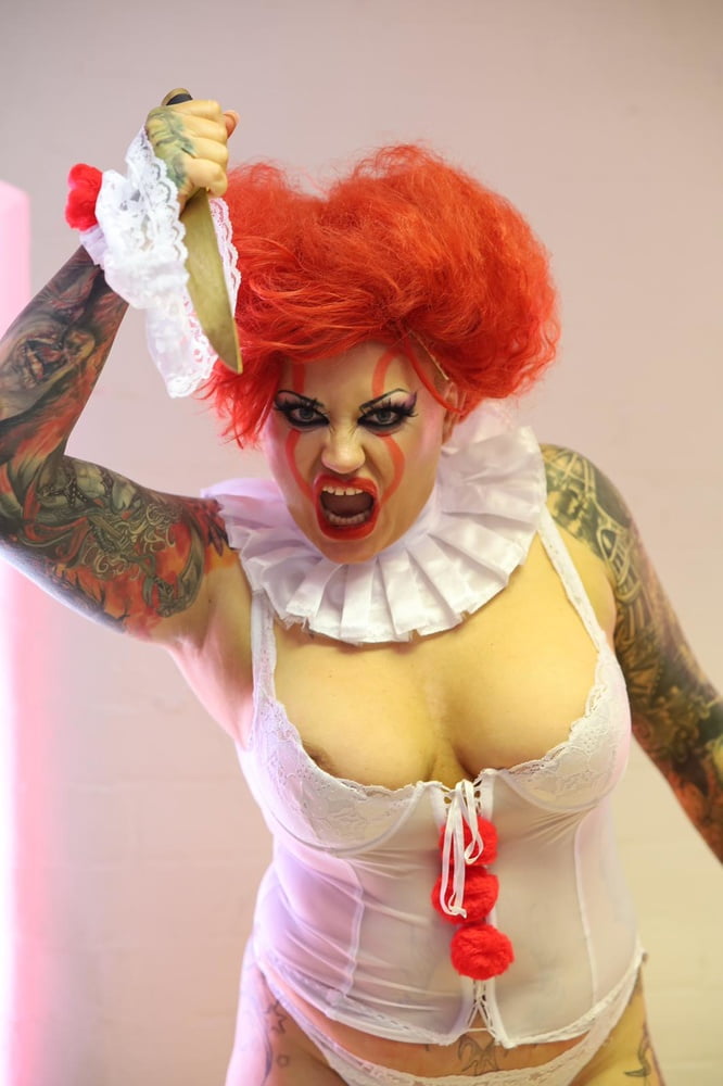 IF PENNYWISE WAS A WHORE #106648770