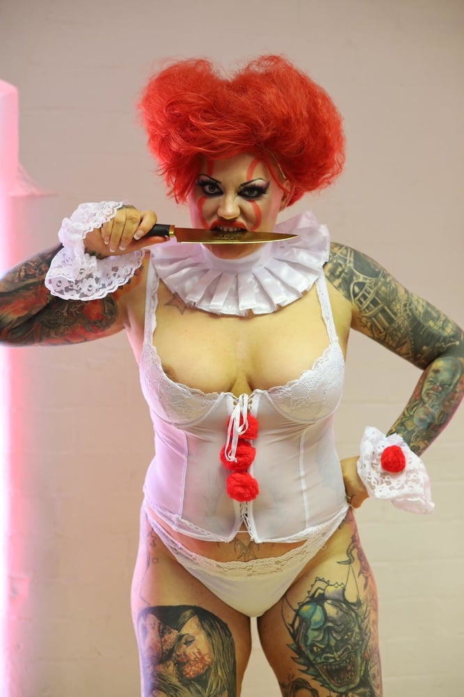 IF PENNYWISE WAS A WHORE #106648774