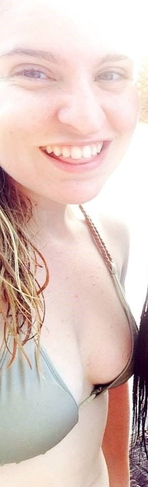 露出した妻たち 18
 #93000050