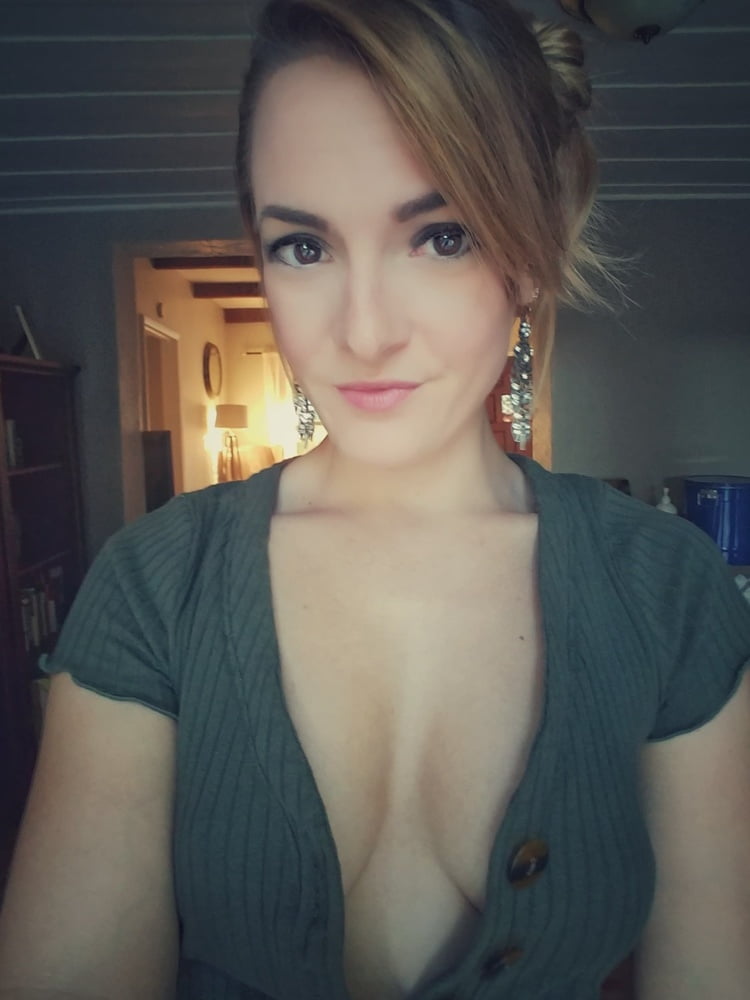 露出した妻たち 18
 #93000089