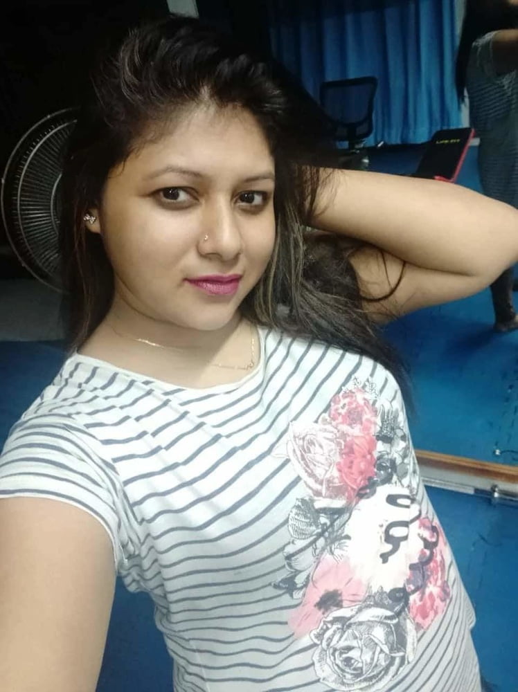 Hermoso sexy bengalí esposa desnuda fotos
 #80928522