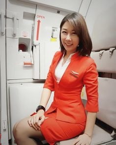 Asiatische Flugbegleiterin
 #79947916