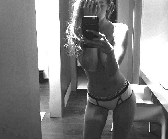 Gigi Hadid nude #108497727