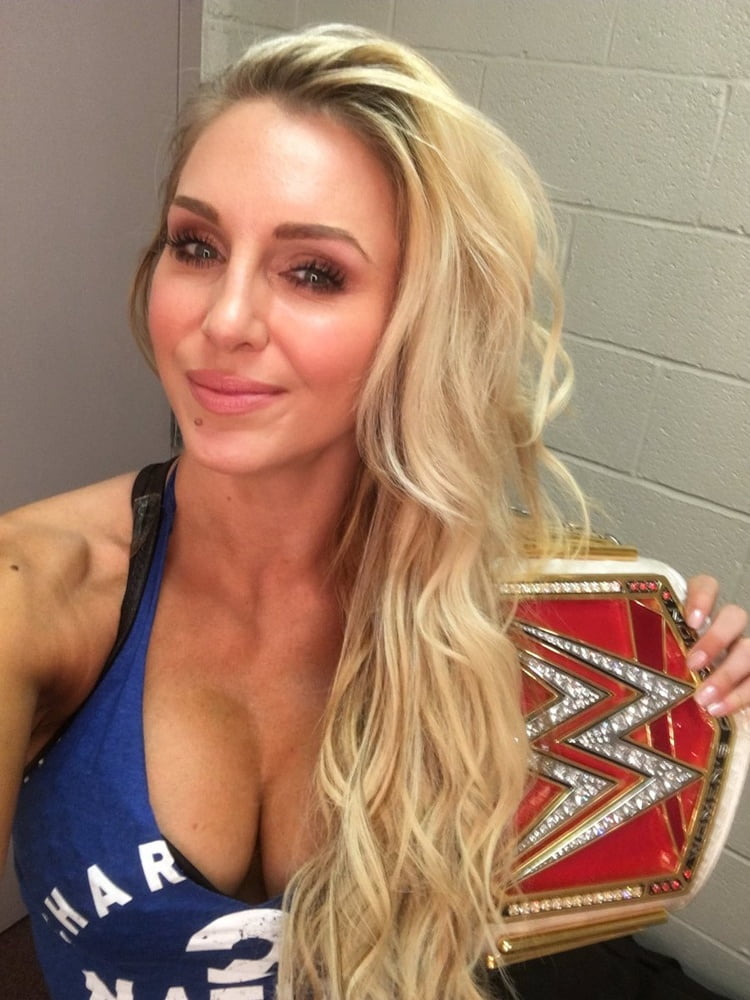 WWE Charlotte Flair #102799039