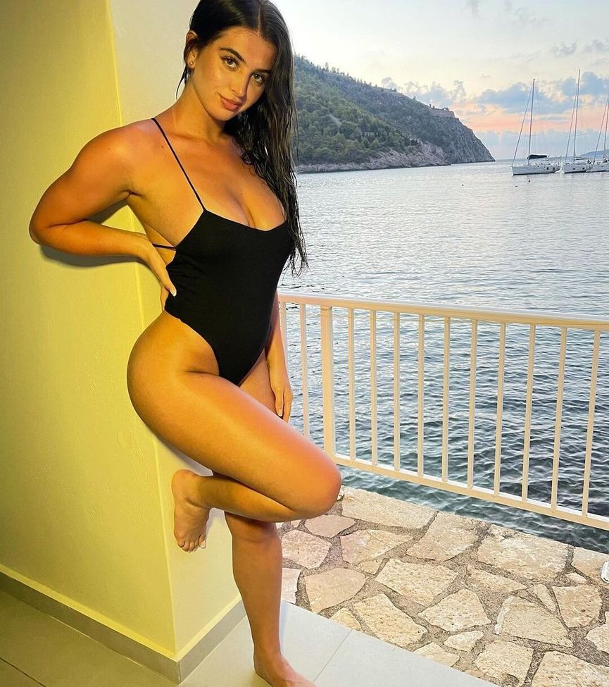 Diana Lapo desnuda #108147672