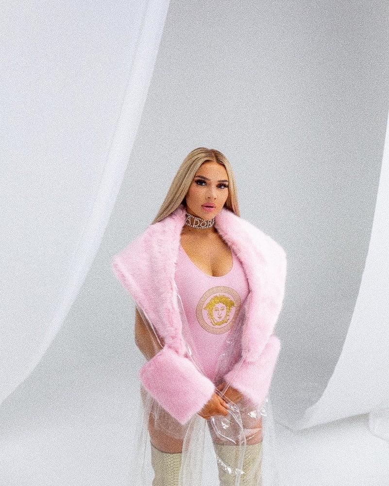 Shirin david
 #105148354