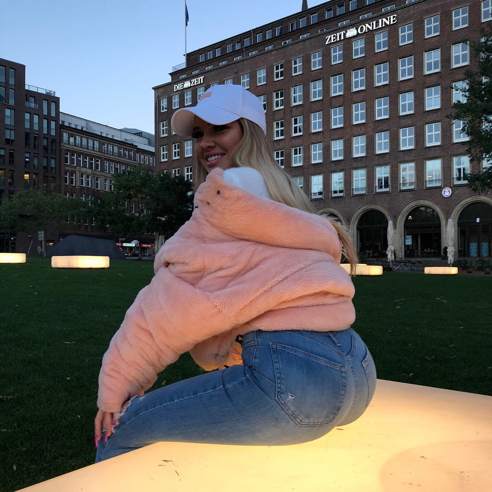 Shirin david
 #105148476