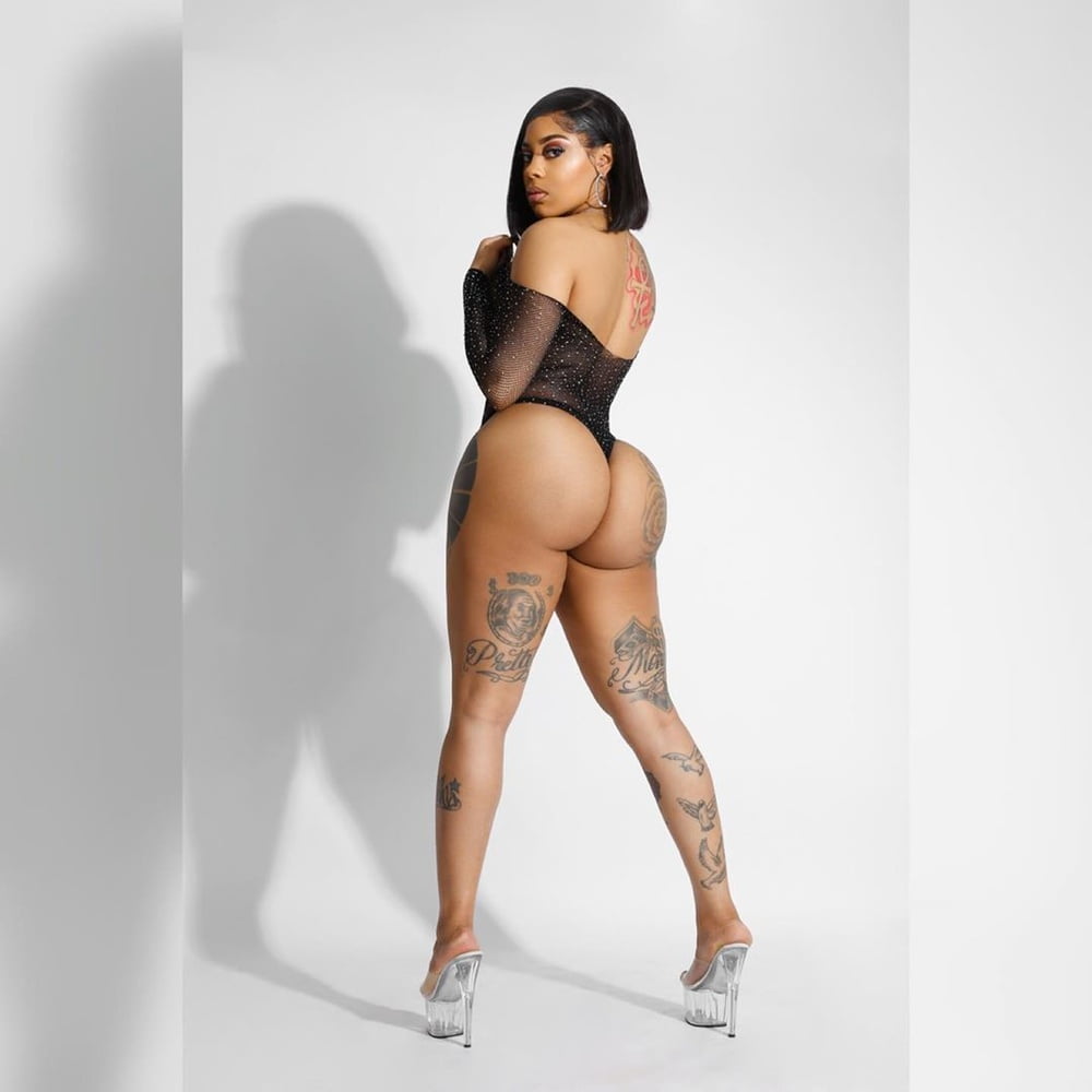 Random sexy pics 2
 #103951002