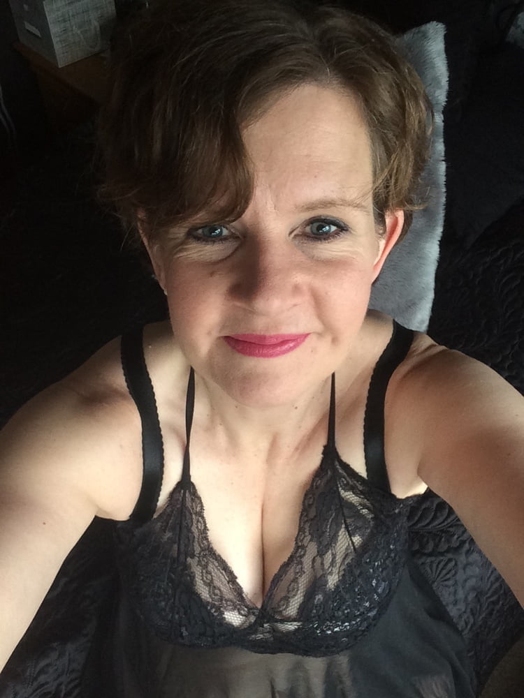 Exposed sexy slut paula from staffordshire 48 yrs old
 #104050809