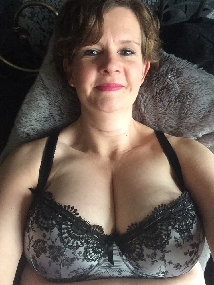 Exposed sexy slut paula from staffordshire 48 yrs old
 #104050827