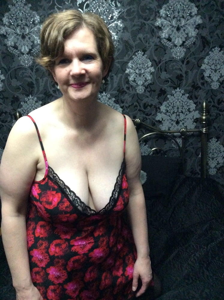 Exposed sexy slut paula from staffordshire 48 yrs old
 #104050934
