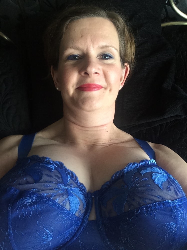 Exposed sexy slut paula from staffordshire 48 yrs old
 #104050964