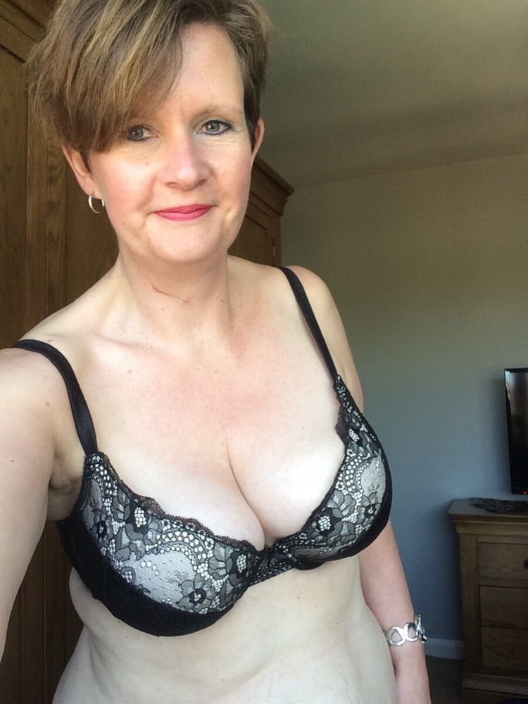 Exposed sexy slut paula from staffordshire 48 yrs old
 #104051023