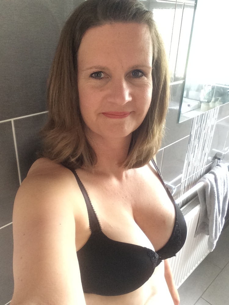 Exposed sexy slut paula from staffordshire 48 yrs old
 #104051238