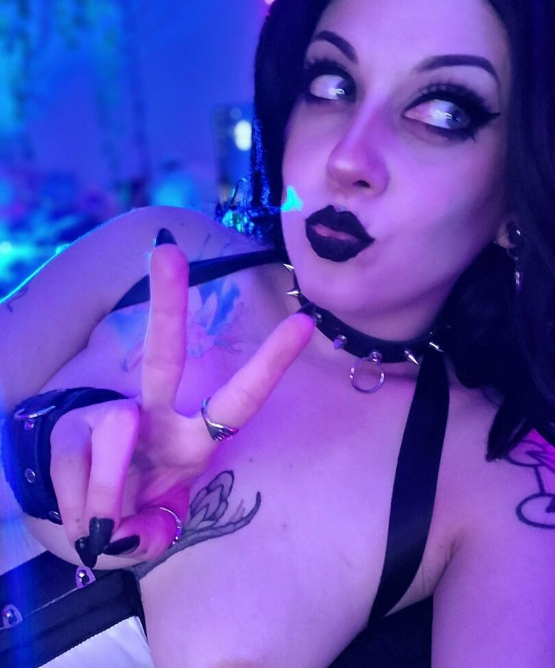 Neko Noire nackt #108555630