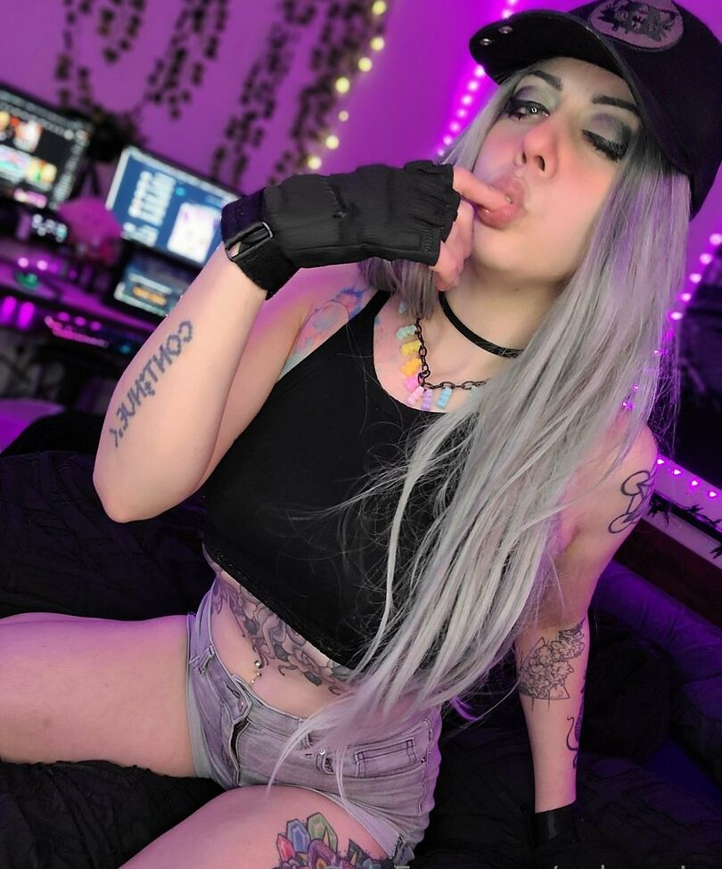 Neko Noire nackt #108555673