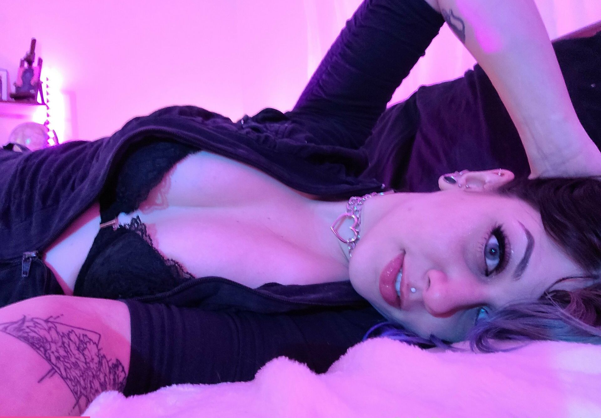 Neko Noire nackt #108555719