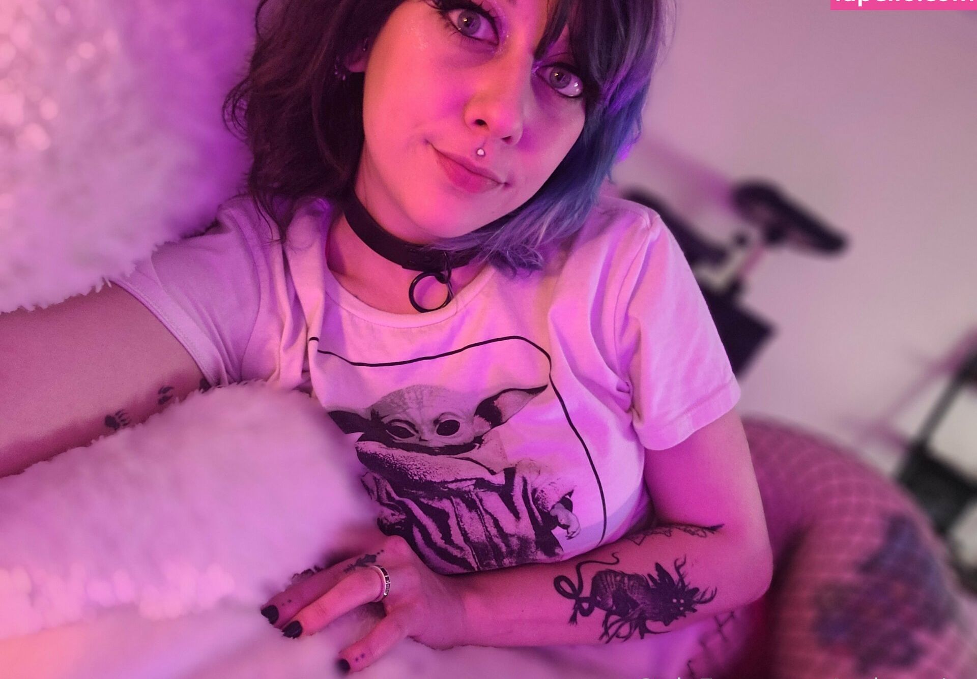 Neko Noire nackt #108555725