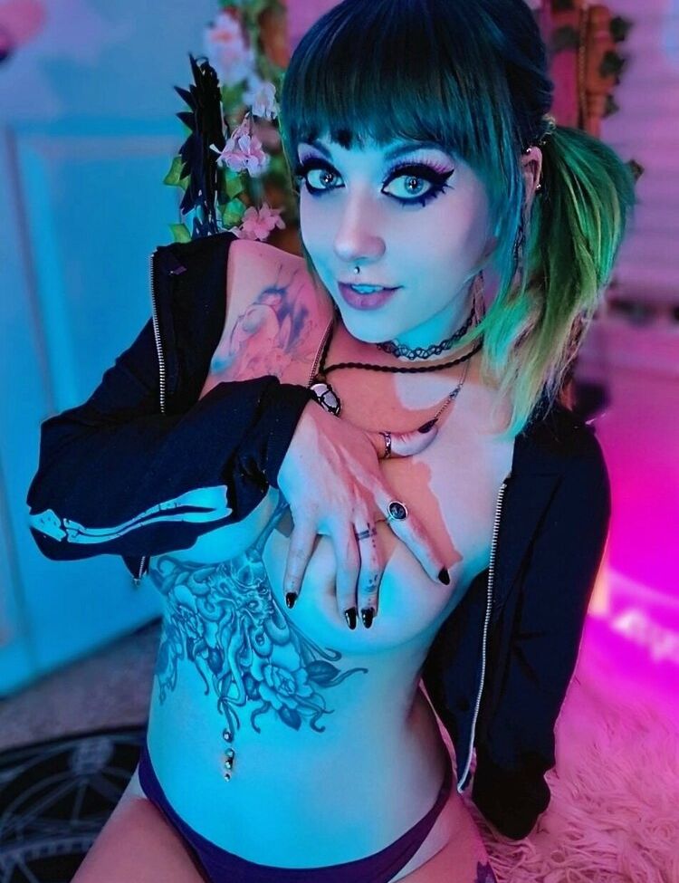 Neko Noire nackt #108555750