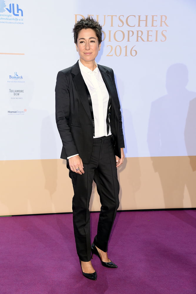 Dunja Hayali #100415247