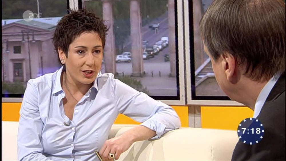 Dunja Hayali #100415267