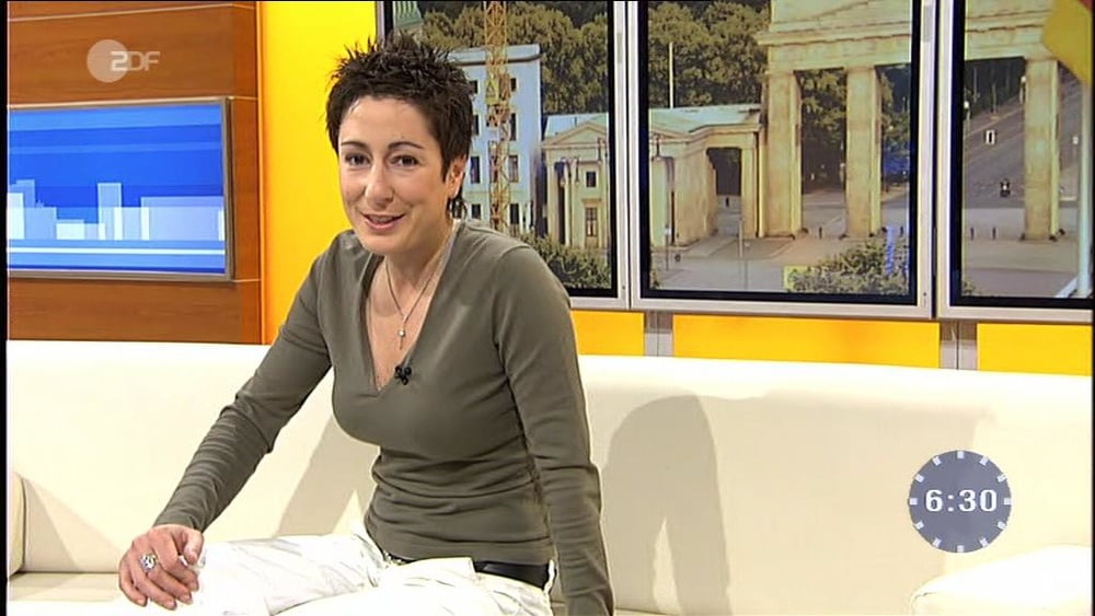 Dunja Hayali #100415270