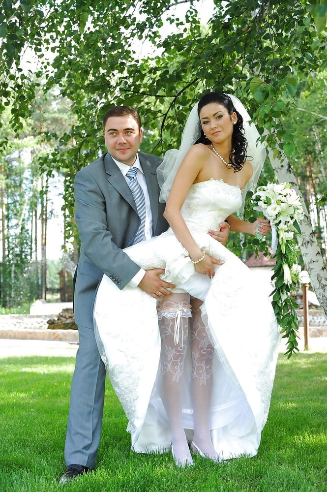 Bräute und Hochzeit
 #82330427