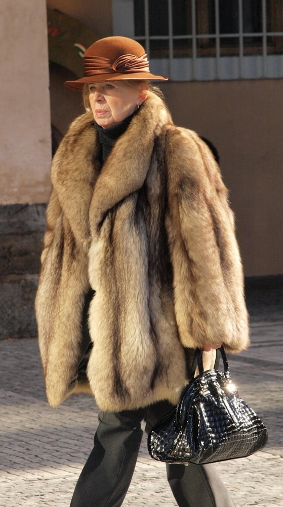 woman in fur coat 26 #93882901