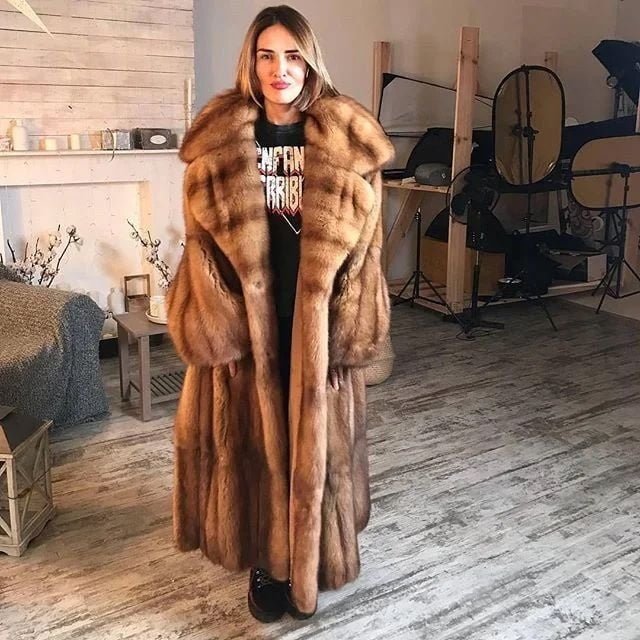 woman in fur coat 26 #93883345