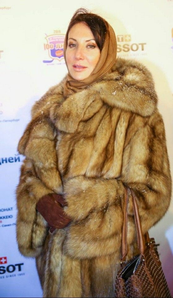 woman in fur coat 26 #93883379