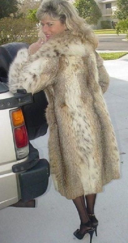 woman in fur coat 26 #93883398