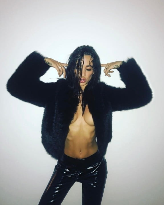 Random xxx pics 16
 #90525250