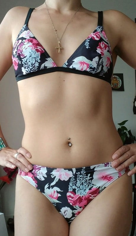 Des coquines de vinted en maillot, soutif et string #94344131