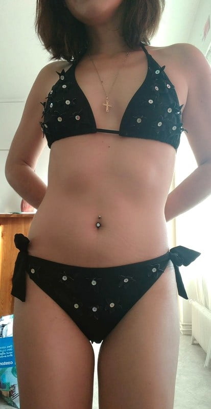 Des coquines de vinted en maillot, soutif et string #94344135