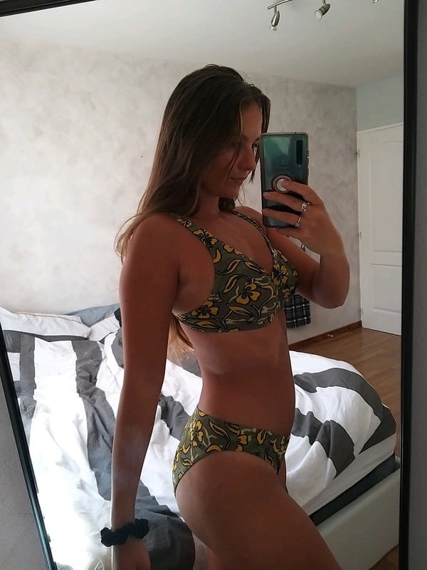 Des coquines de vinted en maillot, soutif et string #94344138
