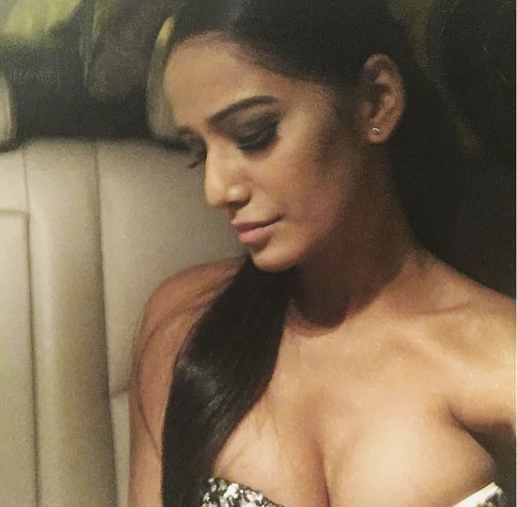 Poonam pandey
 #88623581