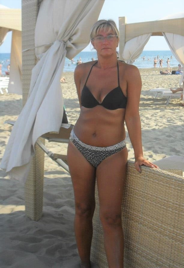 Muttis im Strandoutfit #92529315