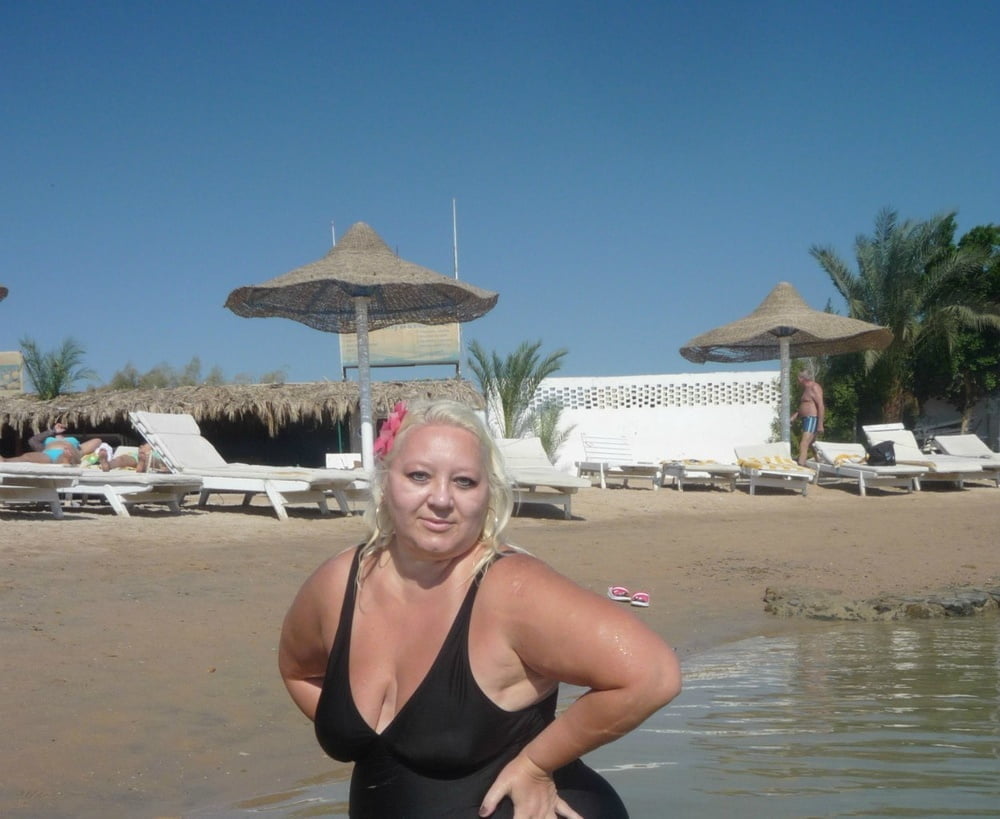 Muttis im Strandoutfit #92529447