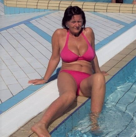 Muttis im Strandoutfit #92529484