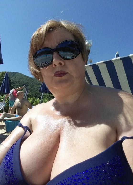 Muttis im Strandoutfit #92529499