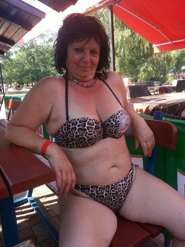 Muttis im Strandoutfit #92529510